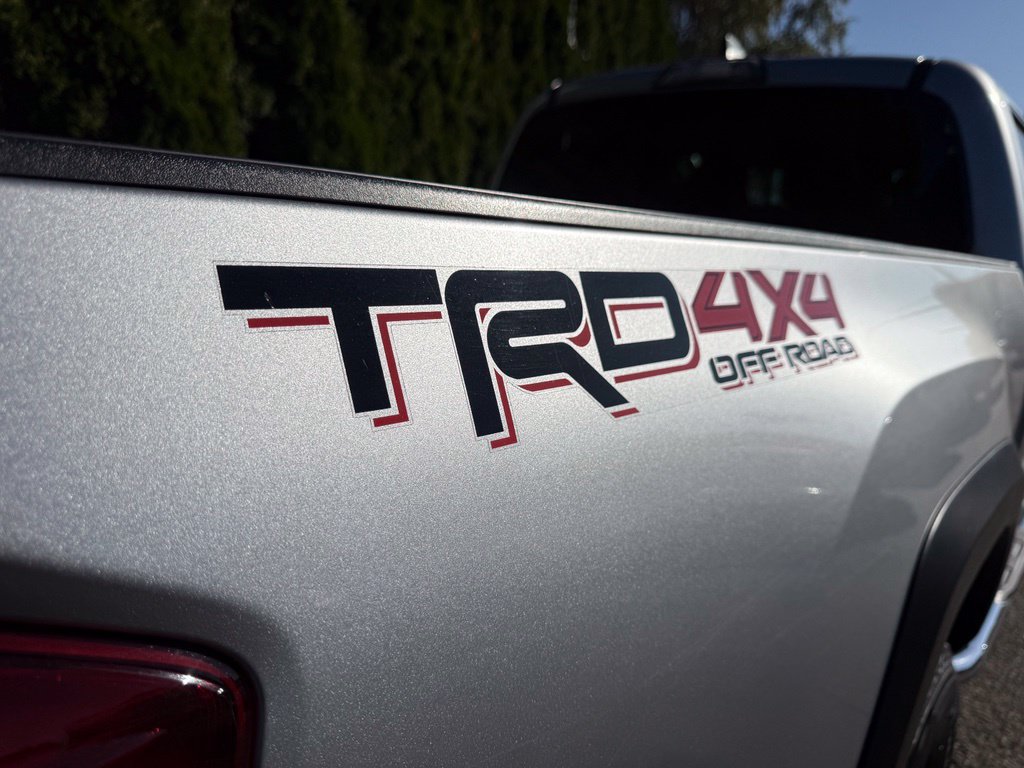 Used 2017 Toyota Tacoma TRD Off-Road w/ Tow Package AWD/4WD image 10