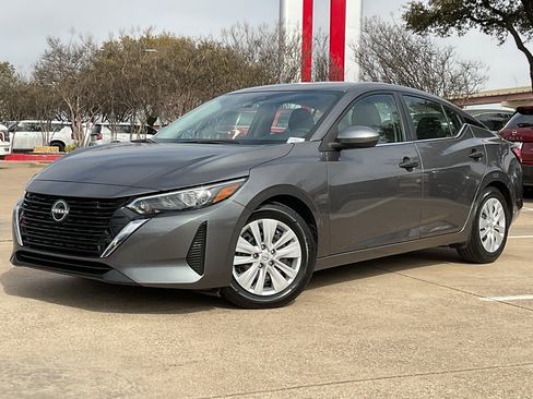 Used 2025 Nissan Sentra S image 2