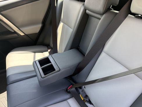 Used 2014 Toyota RAV4 Limited FWD image 33