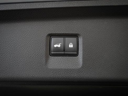 Used 2025 INFINITI QX60 Sensory image 18