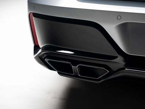 Used 2023 BMW 760i xDrive w/ Executive Package image 33