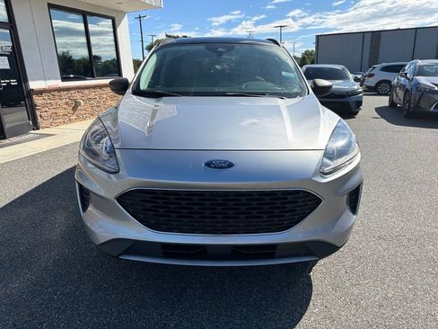Used 2022 Ford Escape SE w/ Convenience Package FWD image 10