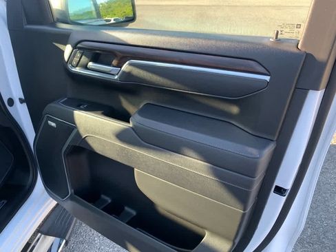Certified 2025 GMC Sierra 1500 SLT w/ SLT Premium Plus Package AWD/4WD image 16