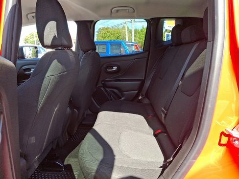 Certified 2023 Jeep Renegade Latitude image 10