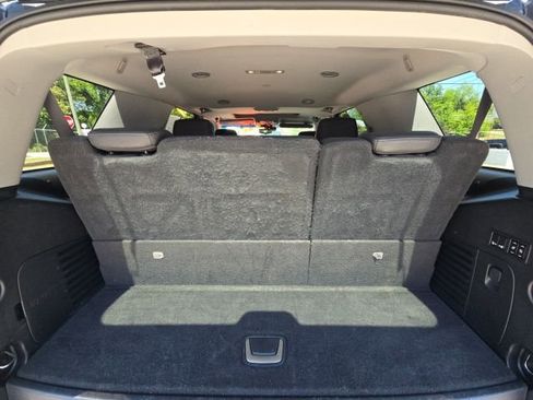 Used 2019 Cadillac Escalade Luxury AWD/4WD image 12