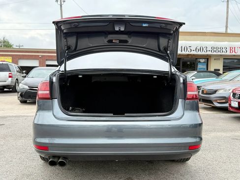 Used 2016 Volkswagen Jetta SE FWD image 6