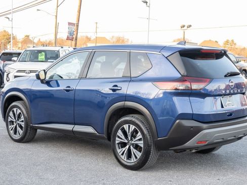 Used 2023 Nissan Rogue SV FWD image 9