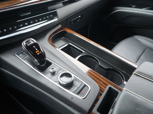 Used 2022 Cadillac Escalade Luxury image 39