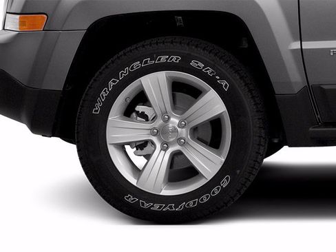 Used 2014 Jeep Patriot Sport w/ Power Value Group FWD image 14