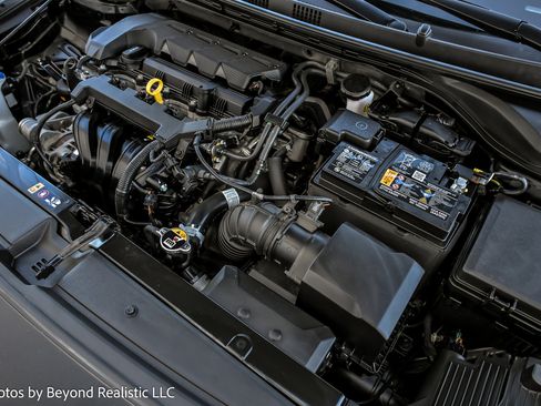 Used 2022 Hyundai Accent SEL image 19