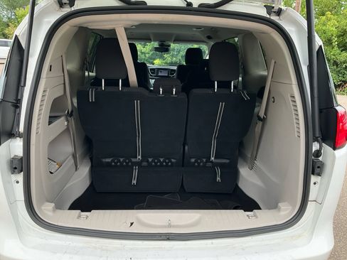 Used 2024 Chrysler Voyager LX FWD image 23