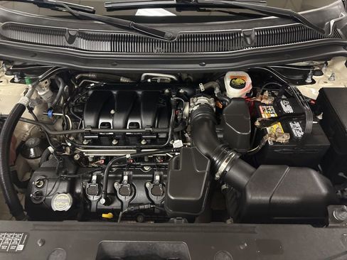 Used 2018 Ford Explorer XLT w/ Equipment Group 202A image 42