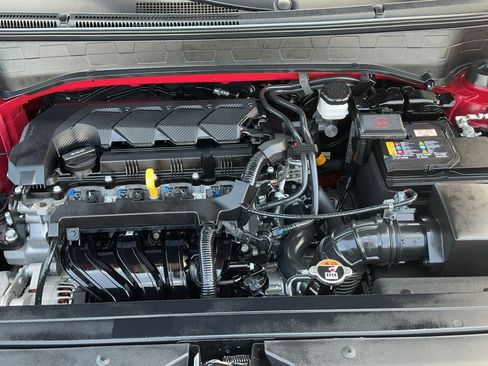 Used 2024 Hyundai Venue Limited FWD image 23