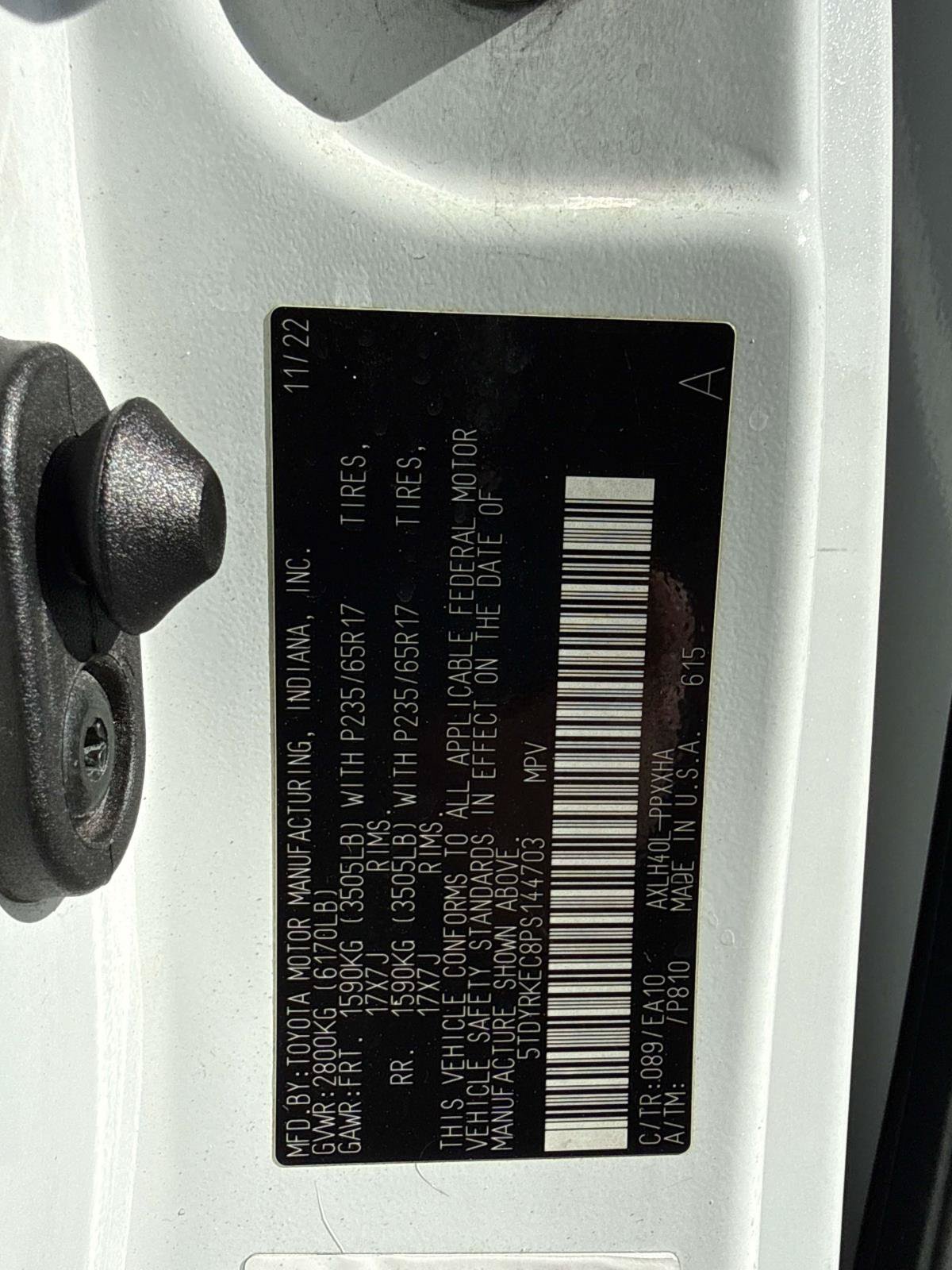 Used 2023 Toyota Sienna XLE FWD image 28