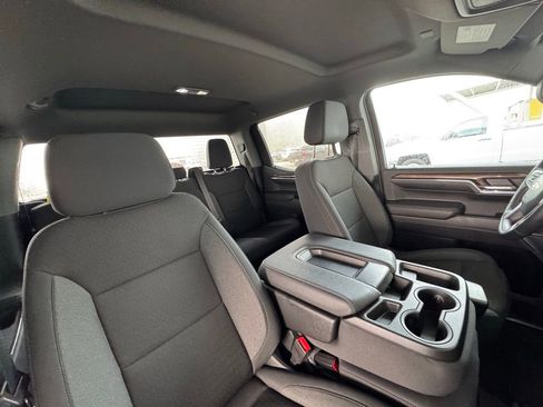 Used 2024 Chevrolet Silverado 1500 LT AWD/4WD image 18