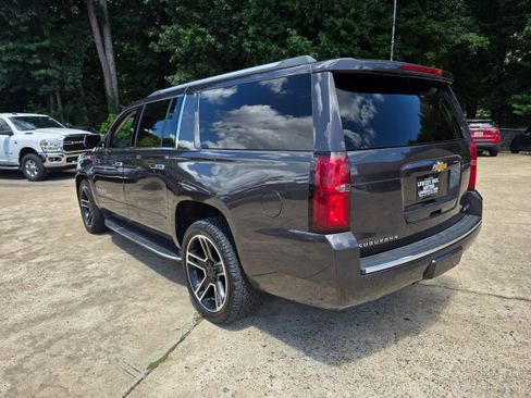 Used 2018 Chevrolet Suburban Premier AWD/4WD image 7