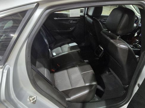 Used 2016 Chevrolet Impala LT w/ Convenience Package FWD image 29