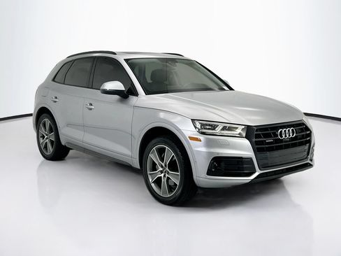 Used 2019 Audi Q5 Prestige w/ Prestige Package AWD/4WD image 3