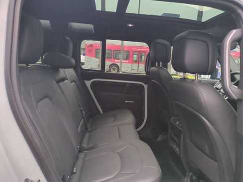 New 2026 Land Rover Defender 110 X-Dynamic SE AWD/4WD image 29