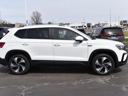Used 2023 Volkswagen Taos SE image 5
