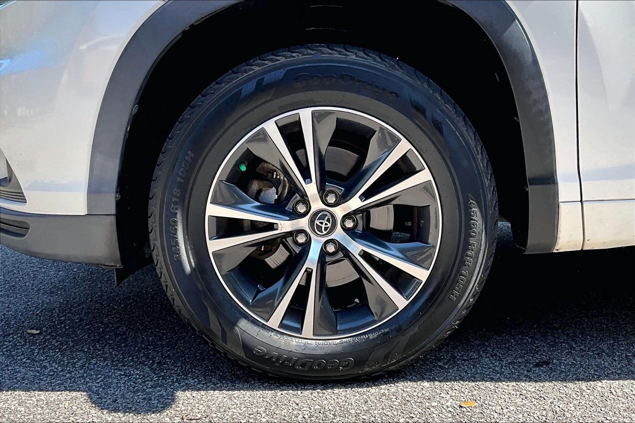 Used 2016 Toyota Highlander XLE FWD image 34