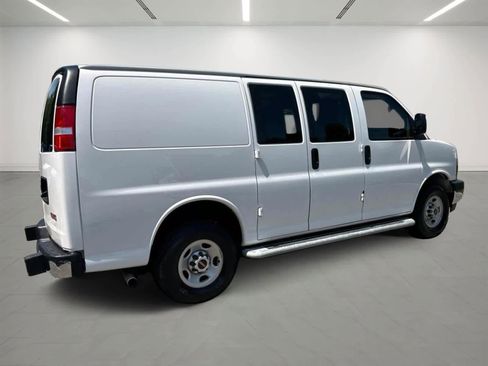 Used 2024 GMC Savana 2500 w/ Driver Convenience Package image 4
