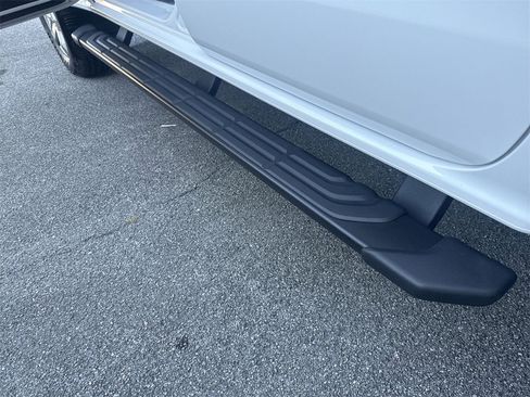 Used 2024 Ford Ranger XLT w/ Technology Package image 40