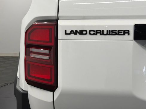 Used 2027 Toyota Land Cruiser AWD/4WD image 13