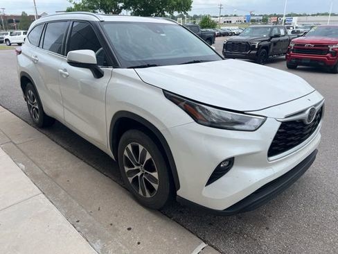 Used 2020 Toyota Highlander XLE image 5