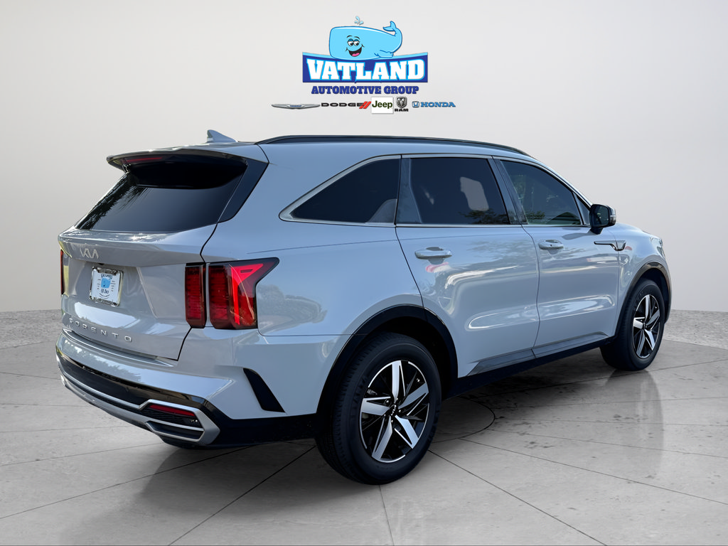 Used 2022 Kia Sorento EX w/ Panoramic Sunroof Package FWD image 5