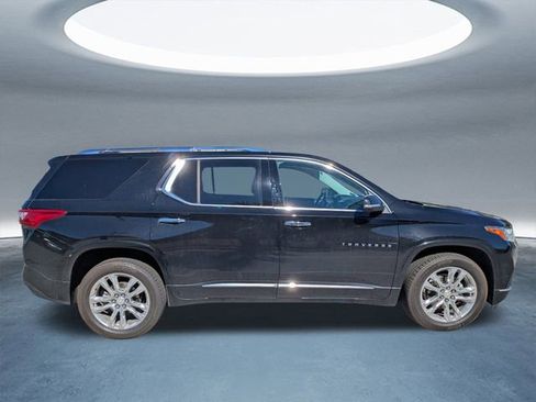 Used 2021 Chevrolet Traverse High Country image 3