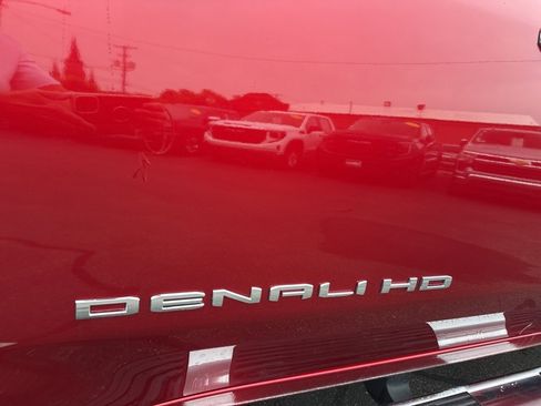 Used 2024 GMC Sierra 2500 Denali w/ Denali Reserve Package image 11