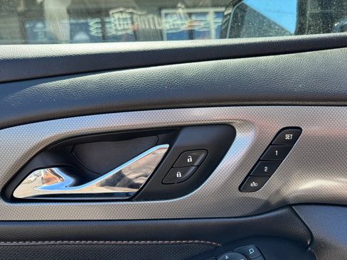 Used 2018 Chevrolet Traverse Premier w/ Redline Edition AWD/4WD image 9
