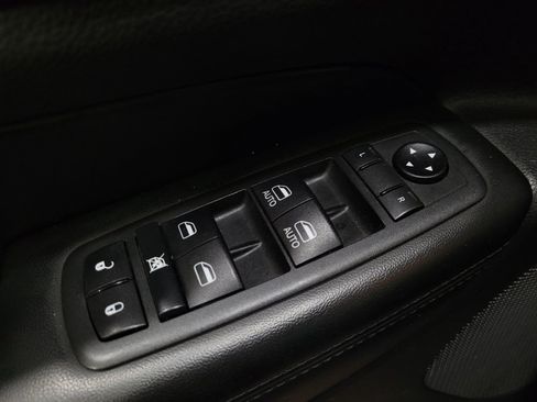 Used 2020 Jeep Grand Cherokee Altitude AWD/4WD image 27