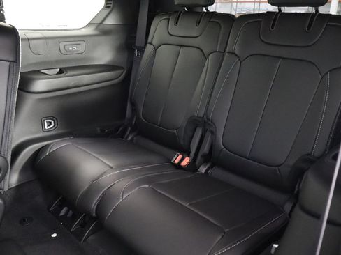 New 2026 Jeep Grand Cherokee L Limited AWD/4WD image 17