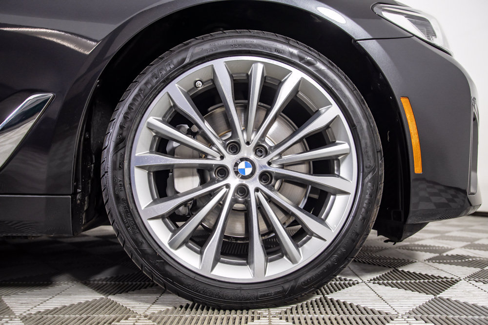 Used 2023 BMW 530i w/ Convenience Package RWD image 40