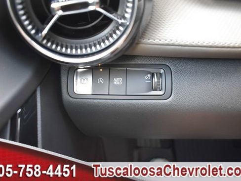 New 2026 Chevrolet Equinox LT w/ Convenience Package II image 32