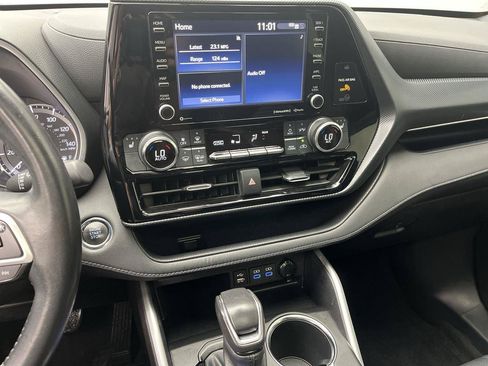 Used 2022 Toyota Highlander XSE AWD/4WD image 18