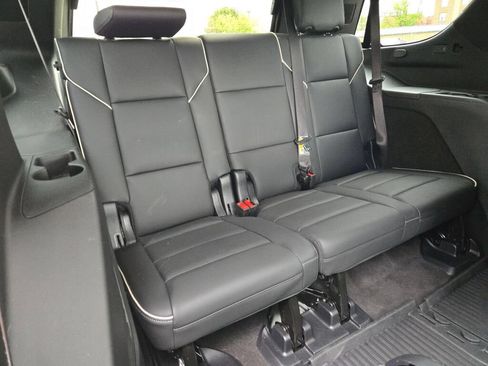 Used 2025 Cadillac Escalade Sport w/ Touring Package AWD/4WD image 10