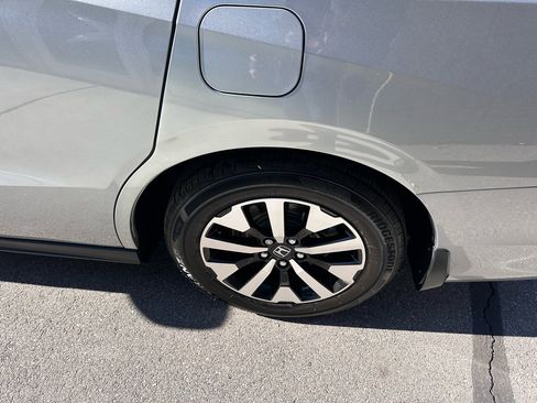 Used 2025 Honda Odyssey EX-L image 11