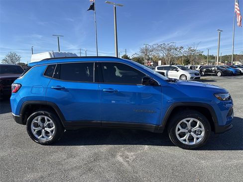 New 2026 Jeep Compass Latitude image 2