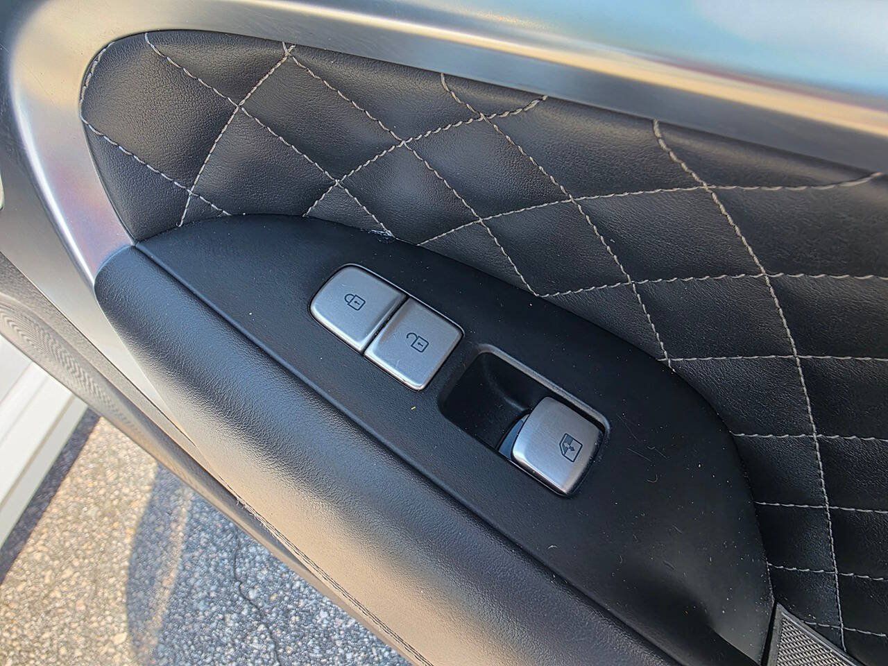 Used 2019 Genesis G70 3.3T Advanced w/ Sport Package RWD image 36