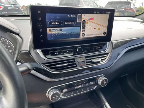 Used 2024 Nissan Altima 2.0 SR FWD image 24