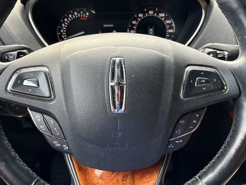 Used 2017 Lincoln MKX Reserve w/ Luxury Package AWD/4WD image 5