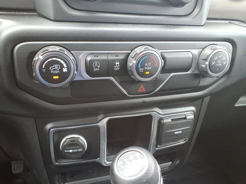 Used 2021 Jeep Wrangler Sport AWD/4WD image 10