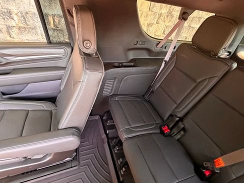 Used 2023 GMC Yukon XL Denali AWD/4WD image 35