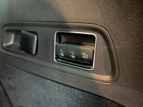 Used 2025 Mercedes-Benz GLS 450 GLS 450 image 33