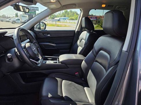 Used 2025 Nissan Pathfinder SL AWD/4WD image 20