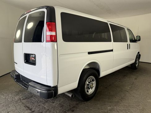 Used 2025 Chevrolet Express 3500 LT w/ LT Preferred Equipment Group RWD image 9