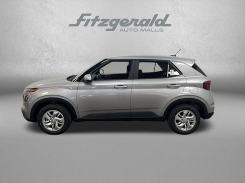 New 2026 Hyundai Venue SE FWD image 2